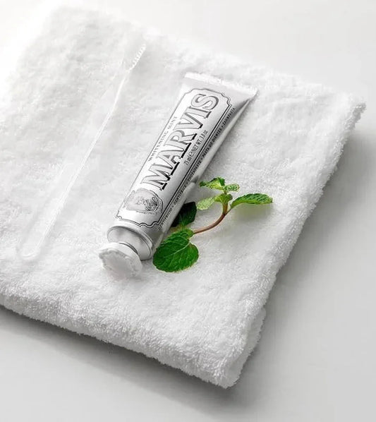 Marvis Whitening Mint Freshen Breath and Remove Smoke Stains Toothpaste